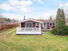 6 person holiday home in Glesborg